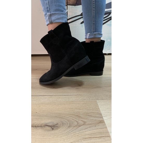 Велурени дамски ботуши 