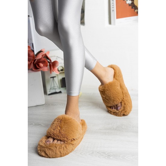 Дамски бежови зимни чехли с пух