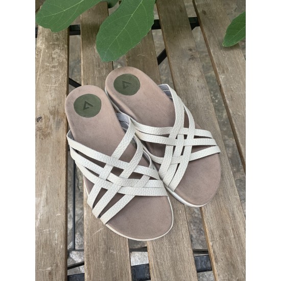 Дамски бежови сандали