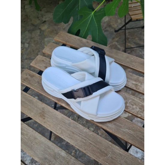  Дамски сандали с високо подметка