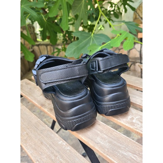 Дамски кожени сандали