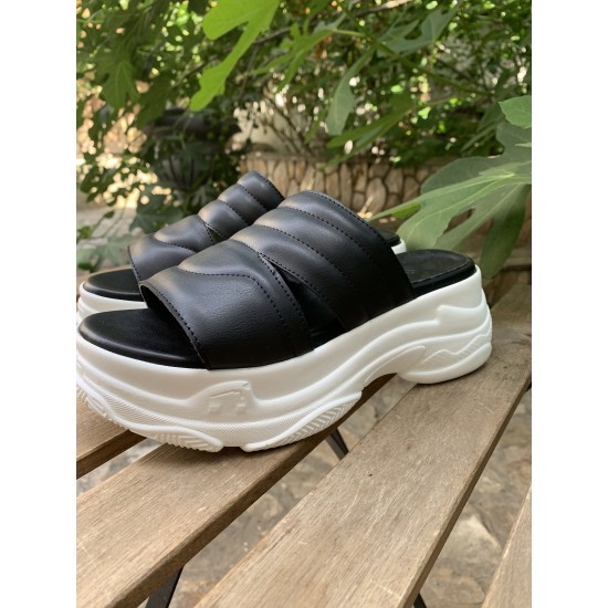 Дамски сандали с висока подметка