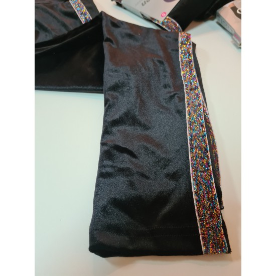 Дамски спортен клин с интересен дизайн